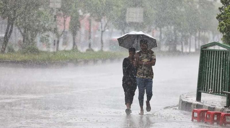 ঢাকায় দুপুরের মধ্যে বজ্রসহ বৃষ্টির পূর্বাভাস