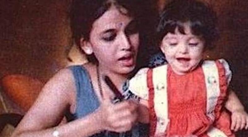 ছোটবেলার ছবিতে মুগ্ধ নেটদুনিয়া, কে এই বলি-নায়িকা?