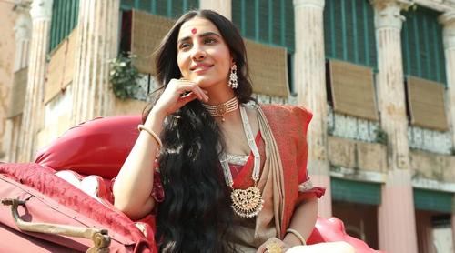 হটাৎ কেন নাম বদলে ফেললেন রুক্মিণী?