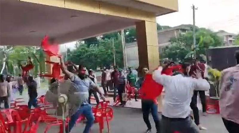 পবিপ্রবিতে শিক্ষক-কর্মচারীদের কর্মসূচিতে বহিরাগতদের হামলা