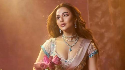 নিজের সেরাটা দেওয়ার বাইরে অপশন নেই : নুসরাত ফারিয়া