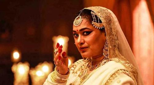 পায়ে অস্ত্রোপচারের তারিখ ঠিক, তবু শুটিং ফ্লোরে অনন্যা!