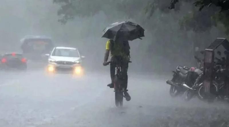 ঢাকায় দুপুরের মধ্যে বজ্রসহ বৃষ্টির আভাস