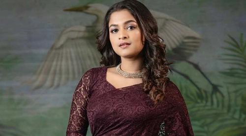 নিজেকে মানবিক মানুষ বলতেই পছন্দ করি : সাদিয়া আয়মান