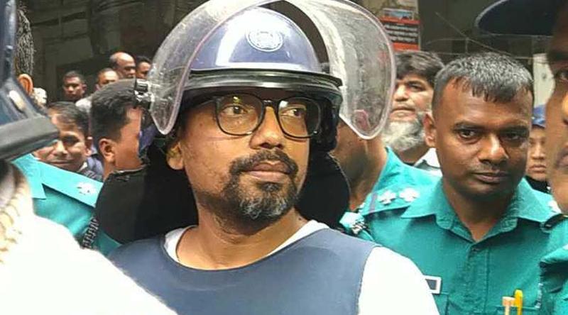 পলকের ঘাড়ে দুটি ও কোমরের ৩টি হাড় সরে গেছে