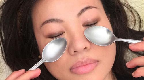 চামচের জাদুতেই বাড়বে ত্বকের তারুণ্য, জেনে নিন গোপন কৌশল