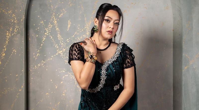 সবুজ গাউনে গ্ল্যামারাস সাজে দীঘির একগুচ্ছ  ছবি শেয়ার