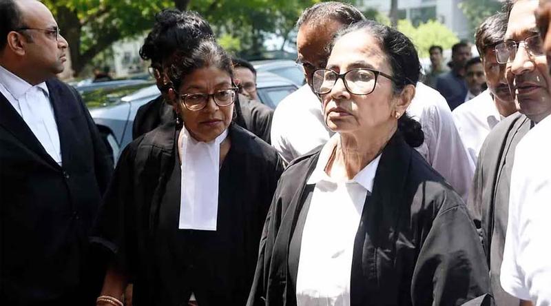 মামলা লড়তে হাইকোর্টে মমতা, উঠল 'চোর চোর' স্লোগান