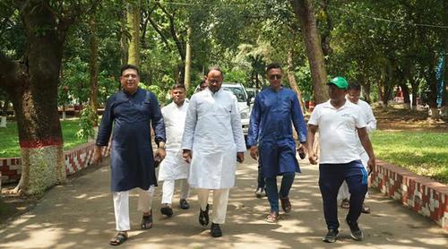 জাতীয় চিড়িয়াখানায় আকস্মিক পরিদর্শনে মৎস্য ও প্রাণিসম্পদ প্রতিমন্ত্রী