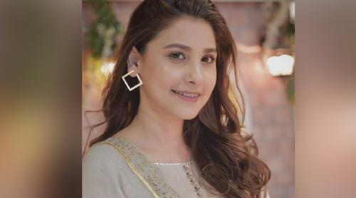শুটিংয়ে হেনস্তার শিকার পাকিস্তানি অভিনেত্রী হিনা আলতাফ