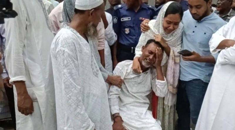 প্যারোলে মুক্তি পেলেও মায়ের জানাজায় অংশ নিতে পারেননি যুবলীগ নেতা