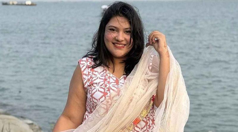 কারিনার নিথর দেহ আসবে রোববার, সোমবার দাফন মুন্সিগঞ্জে