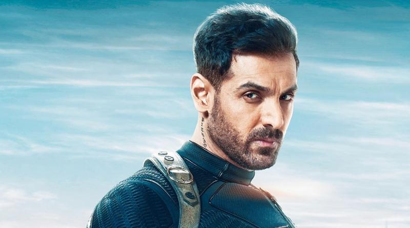 পরবর্তী ‘জেমস বন্ড’ হিসেবে জন আব্রাহামকে চান শেখর কাপুর