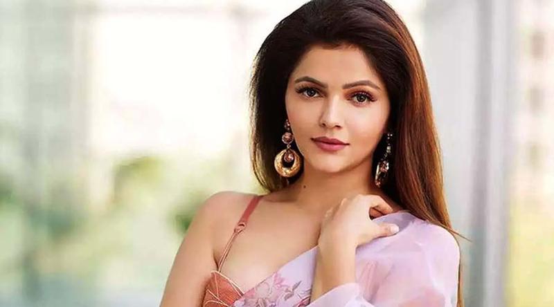‘বুড়ি’ বলে কটাক্ষ, কড়া জবাব দিলেন অভিনেত্রী রুবিনা