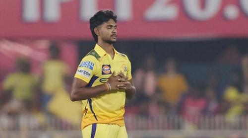 ১১ ম্যাচ পর ফিরেই চোটে আবারও পড়লেন পাথিরানা