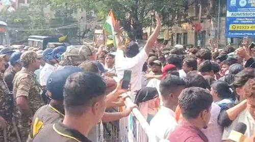 বুলডোজার অভিযানের প্রতিবাদে উত্তাল কলকাতা
