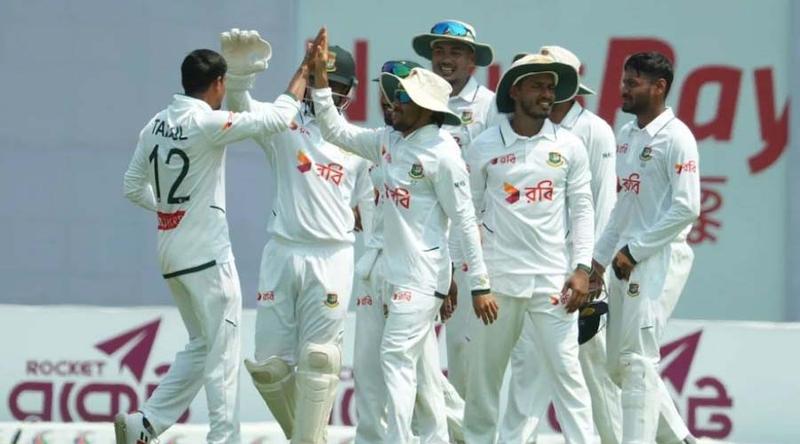 ৩৯০ রানে থামলো বাংলাদেশ, পাকিস্তানের টার্গেট ৪৩৭