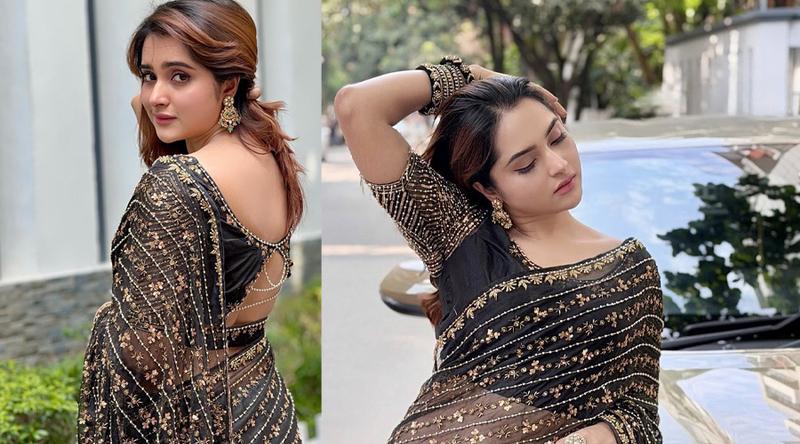 কালো শাড়িতে নজর কাড়লেন কেয়া পায়েল