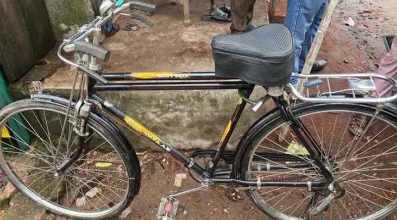 ইমামের মোটরসাইকেল চুরি করে সাইকেল রেখে গেল চোর