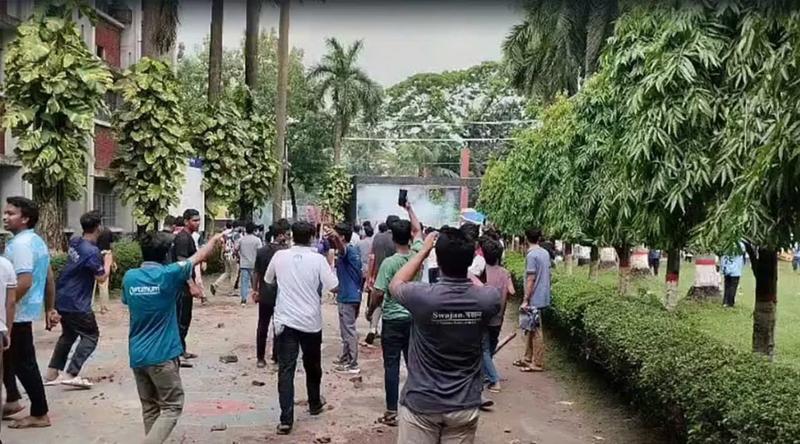 ৫ দিনেও ক্যাম্পাসে ঢুকতে পারেননি ডুয়েট ভিসি, ক্যাম্পাসে অচলাবস্থা