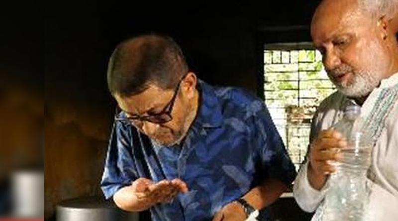 হাসপাতালের তরকারি মুখে নিয়েই ফেলে দিলেন স্বাস্থ্যমন্ত্রী