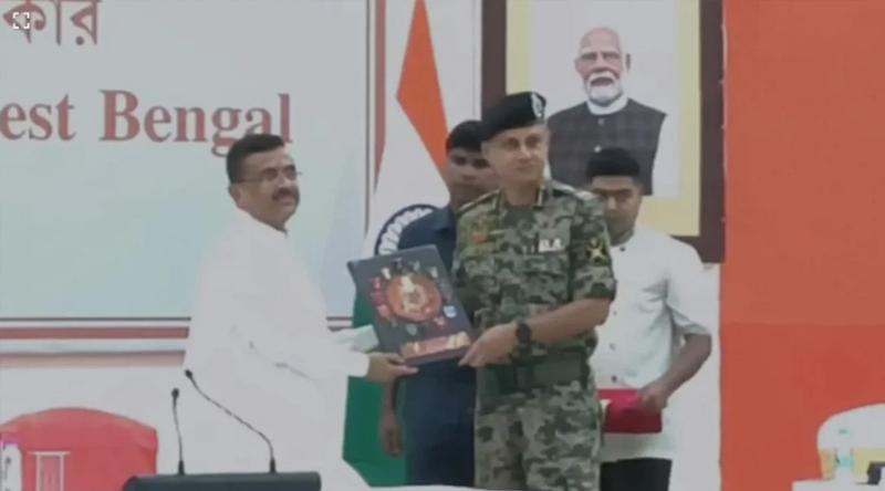 সীমান্তে কাঁটাতারের বেড়া নির্মাণে বিএসএফকে জমি হস্তান্তর শুভেন্দু সরকারের