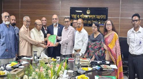 স্বাস্থ্যমন্ত্রীর সঙ্গে স্বাস্থ্য খাত সংস্কার কমিশনের সুপারিশ বাস্তবায়ন নিয়ে আলোচনা