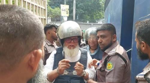 ‘এই গরমে মরেই যাবো’ প্রিজনভ্যানে সালমান এফ রহমান