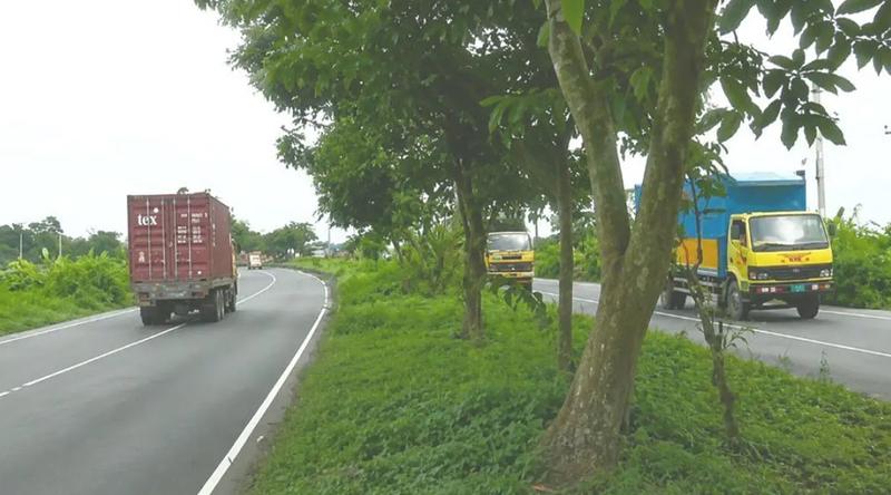 ৮ ঘণ্টা পর ঢাকা-চট্টগ্রাম মহাসড়কে যান চলাচল স্বাভাবিক
