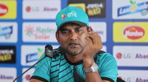 দ.আফ্রিকা-অস্ট্রেলিয়াকে হারালে শীর্ষ চারে জায়গা পাব: কোচ মোহাম্মদ সালাউদ্দিন