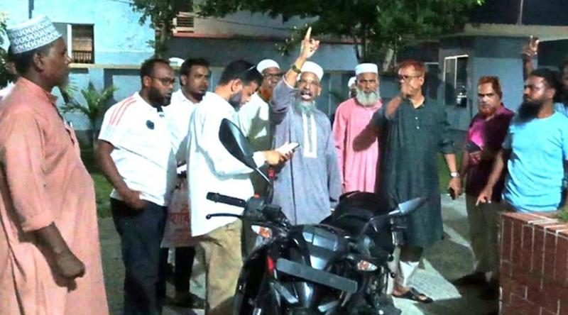 পাবনায় জামায়াত নেতাকে মারধর, থানায় এমপির বিক্ষোভ