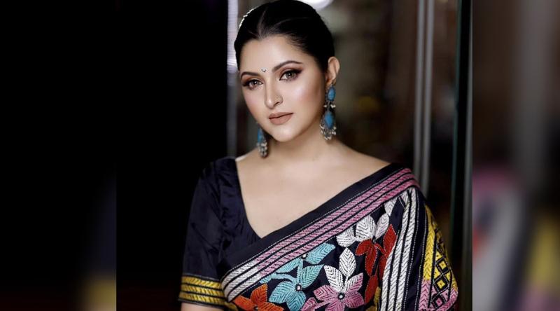 মাকে নিয়ে আবেগঘন পোস্ট পরীমণির