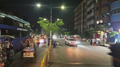 ৪ ঘণ্টা পর কালশী সড়কে যান চলাচল স্বাভাবিক