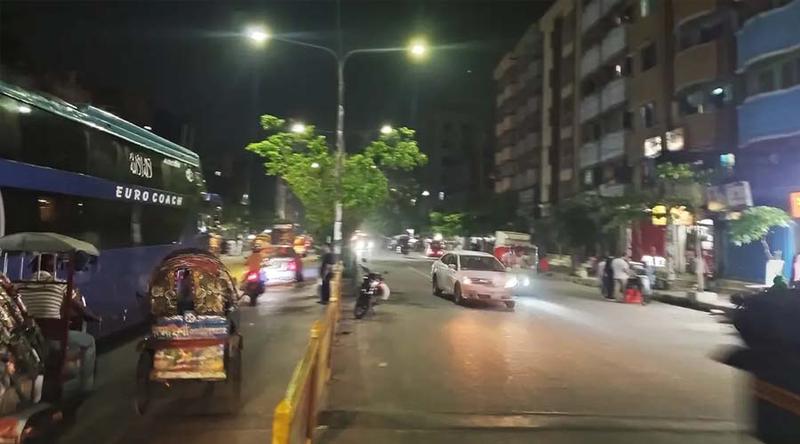 ৪ ঘণ্টা পর কালশী সড়কে যান চলাচল স্বাভাবিক