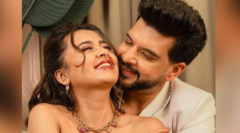 ‘সকলেরই অতীত থাকে’, করণকে নিয়ে মুখ খুললেন তেজস্বী