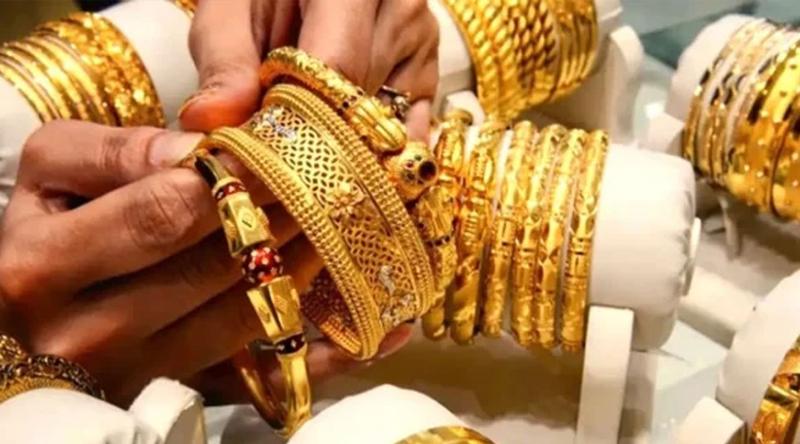 দাম কমে দেশে কত টাকায় স্বর্ণ বিক্রি হচ্ছে আজ
