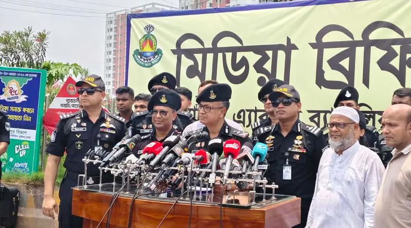 ছিনতাই ঝুঁকি এড়াতে হাটে ‘ক্যাশলেস লেনদেন’ করতে বললেন র‌্যাব ডিজি