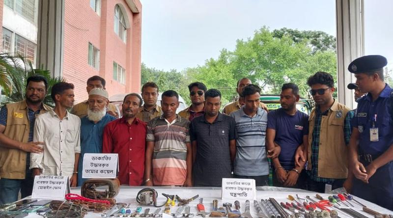 রংপুরে ডাকাত দলের ৭ সদস্য গ্রেপ্তার