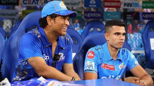 ছেলে অর্জুনের আইপিএল অভিষেকের পর শচীনের পোস্ট ভাইরাল