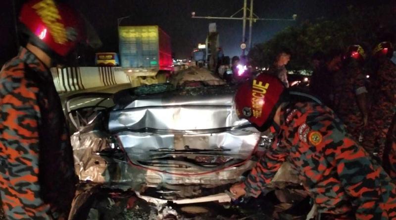 ঢাকা-মাওয়া এক্সপ্রেসওয়েতে ২ ট্রাকের সংঘর্ষে নিহত ১