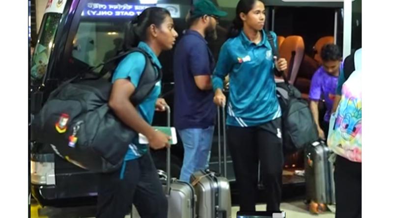 বিশ্বকাপে ভালো করার লক্ষ্য নিয়ে দেশ ছাড়ল বাংলাদেশ দল