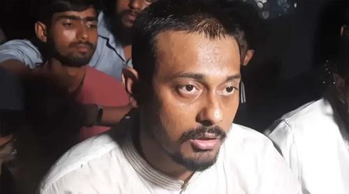 হঠাৎ চোখে অন্ধকার দেখতে শুরু করি : নাসীরুদ্দীন পাটওয়ারী