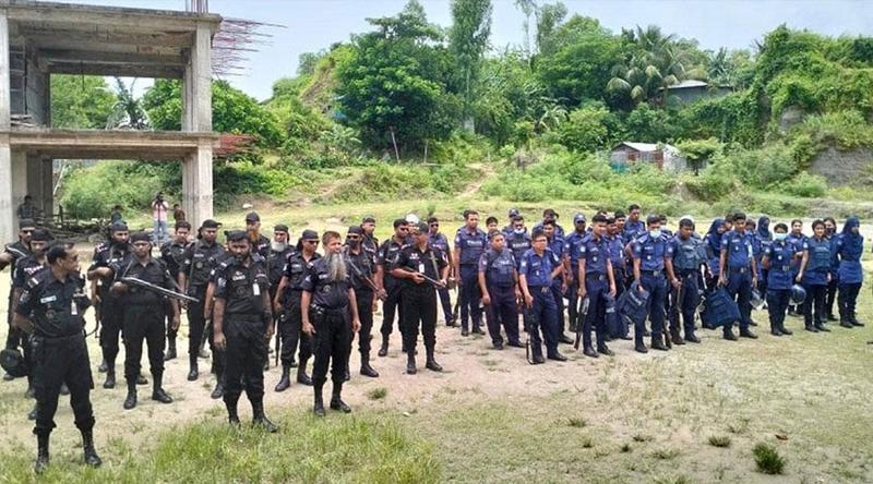 জঙ্গল সলিমপুরে রাতভর গুলিবিনিময়ের পর যৌথবাহিনীর সাঁড়াশি অভিযান, আটক ১৫