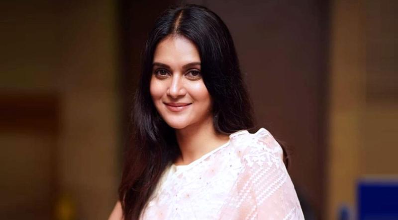 অভিনেত্রী মিথিলার জন্মদিন আজ