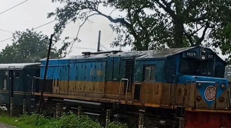 ময়মনসিংহে আরও এক ট্রেনের ইঞ্জিন বিকল