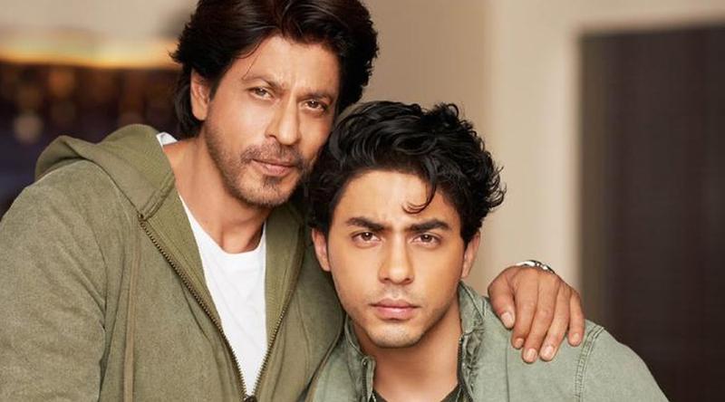 ‘দ্য ব্যাডস অফ বলিউড’-এ পুরস্কার জিতলেন শাহরুখ পুত্র