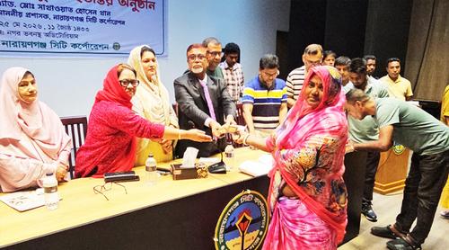 নাসিকের ১১৩৫ পরিচ্ছন্নতাকর্মী পেলেন প্রধানমন্ত্রীর ঈদ উপহার