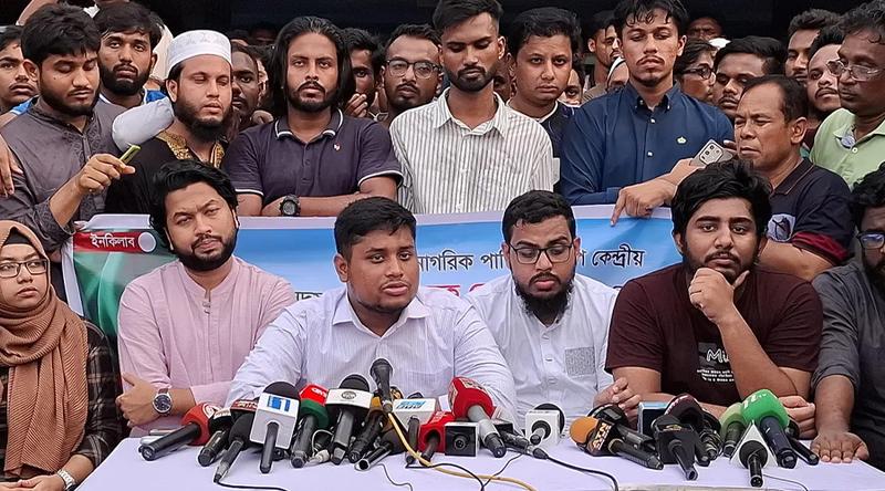 আ.লীগের মতো বিএনপি সরকার পুলিশকে ব্যবহার করতে চাইছে : হাসনাত