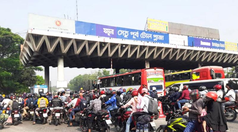 উত্তরের ঈদযাত্রায় যমুনা সেতু পার হলো স্বাভাবিকের চেয়ে ৩১ হাজারের বেশি যানবাহন