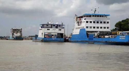 পাটুরিয়া-দৌলতদিয়া নৌরুটে ফেরি চলাচল বন্ধ
